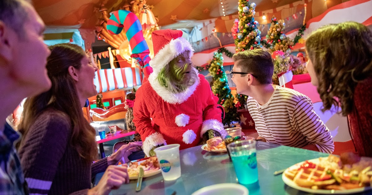 Universal Orlando Resort Invites Guests to Universal’s Holiday Tour and